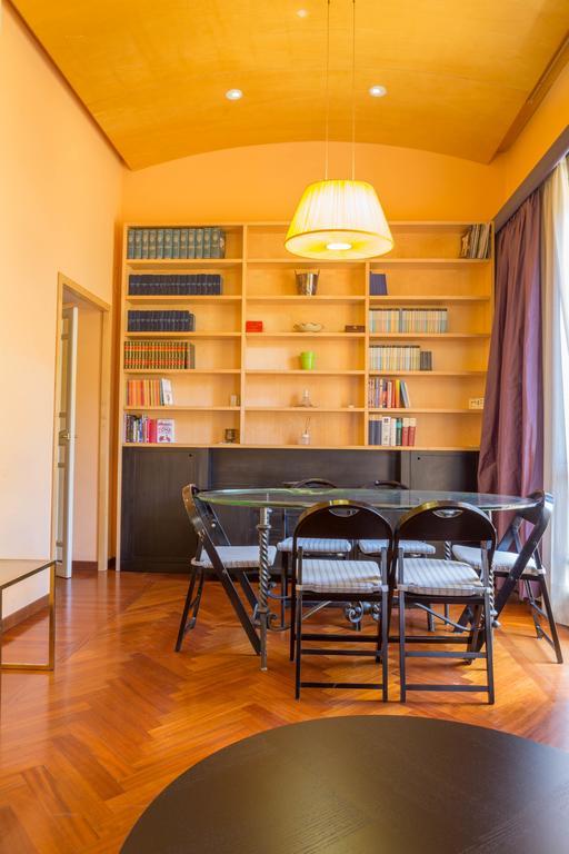 Friendly Domus Al Colosseo Roma Exterior foto